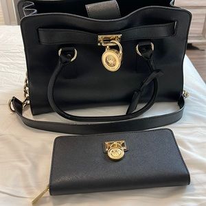 Michael Kors Matching Handbag & Wallet